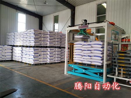 投資料袋全自動(dòng)碼垛機(jī)的8大理由